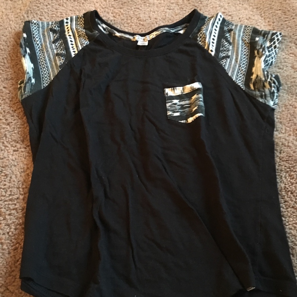 Black t shirt